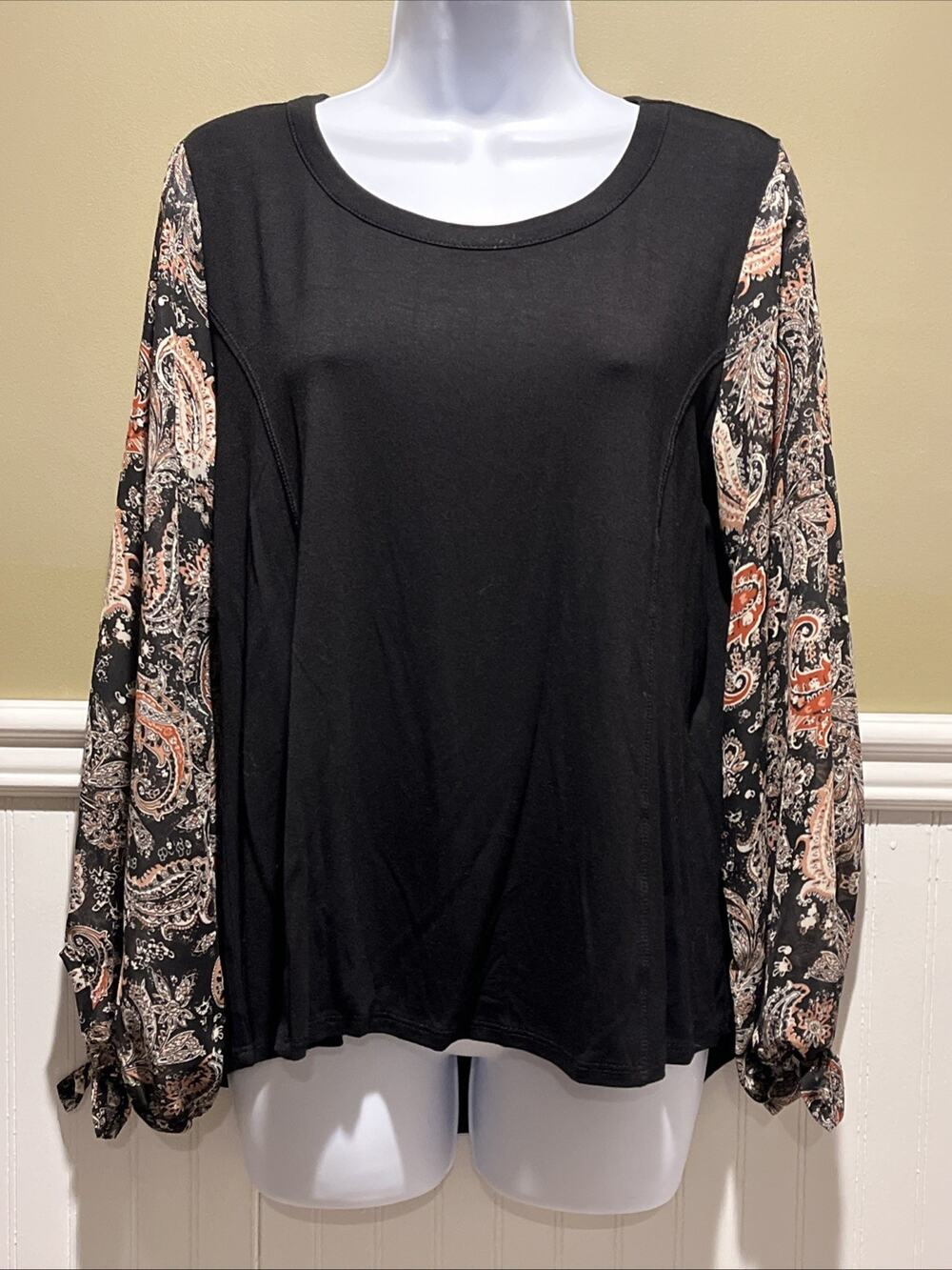Kim & Cami Black High Low Top w/ Paisley Balloon Sleeves NWT M